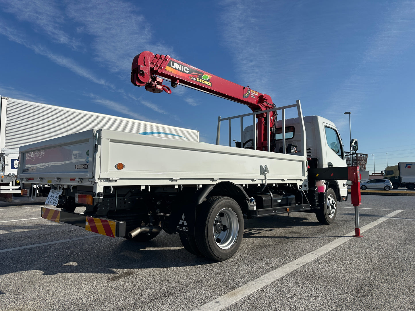 Mitsubishi FUSO Canter 4WD Crane Truck | UNIC Boom Crane | Japan Used Car