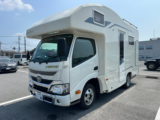 トヨタ令和2年・キャンピング車（カムロード）・7人乗り
